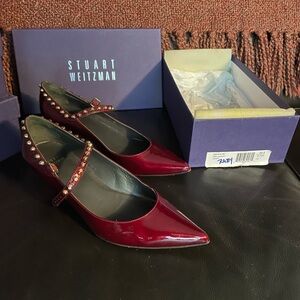 Sexy kitten heels!  Lightly worn, comfortable to wear!